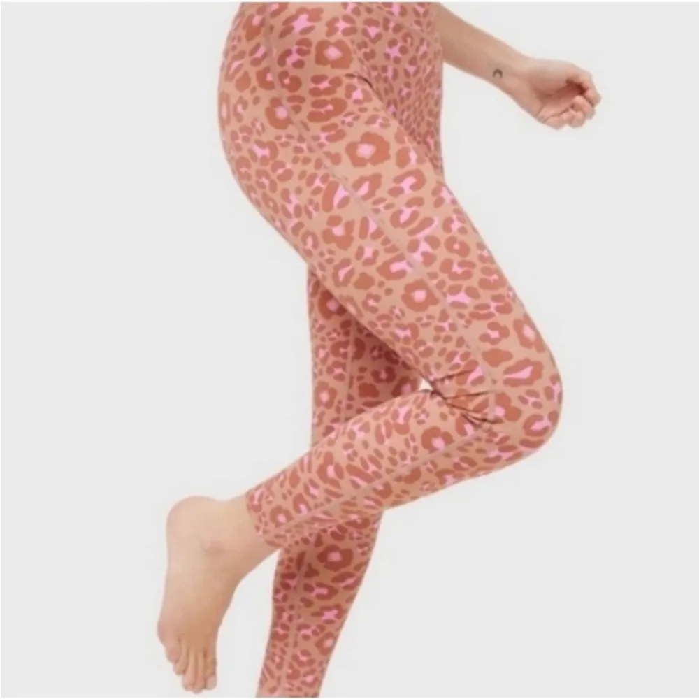 Offline by Aerie Pink Tank Animal Print Goals Leggings Size Medium - Image 2