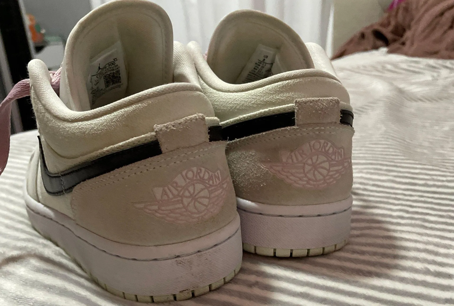 Jordan 1 Low - Image 3