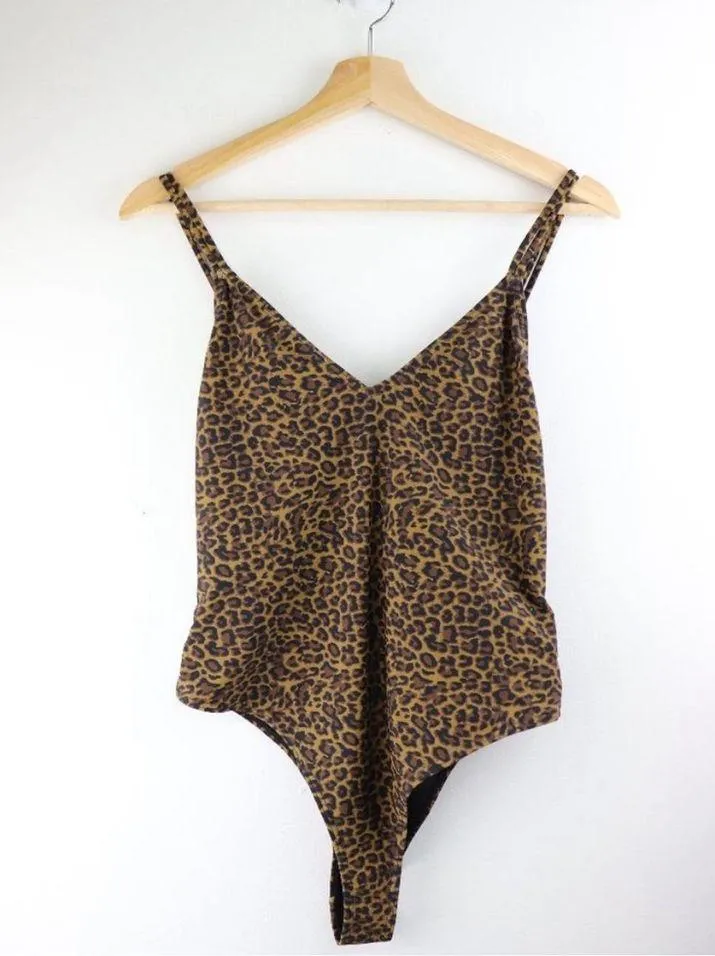 Kendall + Kylie Ring Back V-Neck One Piece Swimsuit Size M, New w/Tag $120 - Image 3