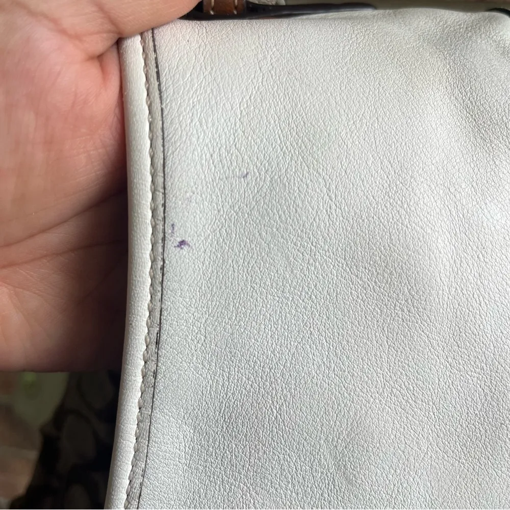 White and Tan Coach Soho Handbag - Image 12