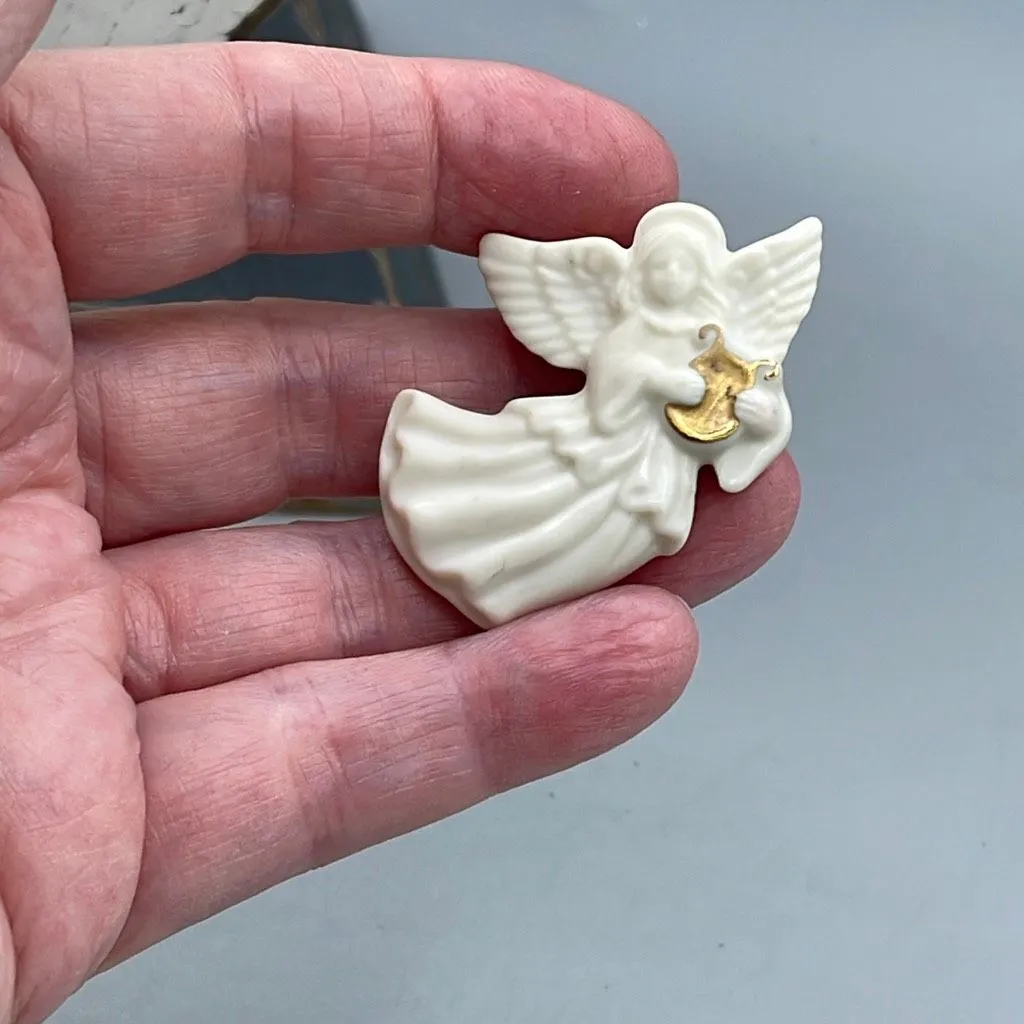 Vintage Lenox holiday Angel pin with original bag. Gold - Image 2