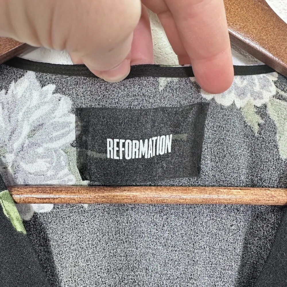 Reformation Lilac Black Floral Short Sleeve V Neck Jumpsuit Wedding Guest Size 0 - Image 8