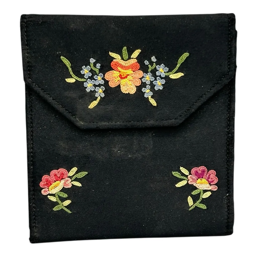 Vintage French Hand Embroidered Floral Wallet - Image 8