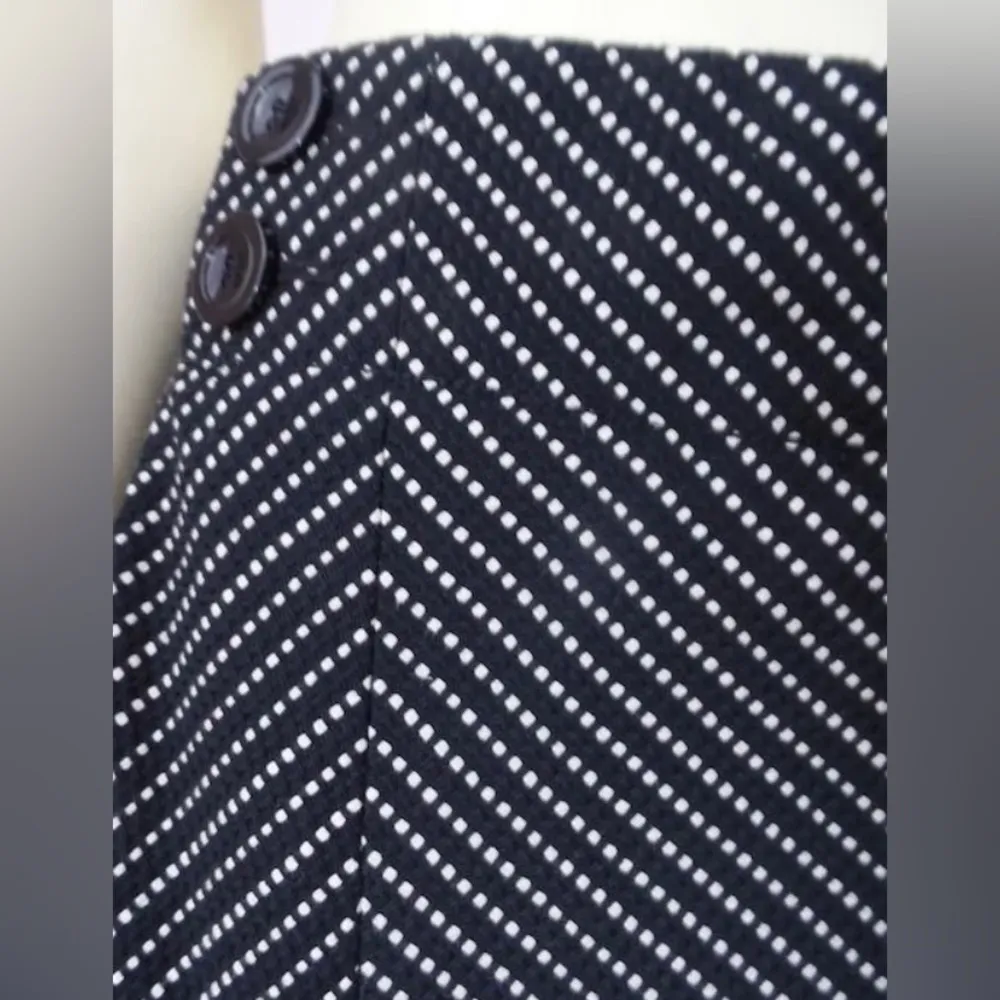 ANN TAYLOR Cotton Knit Short Straight Lined Skirt Button BLK/WH Side Zip SASSY - Image 11