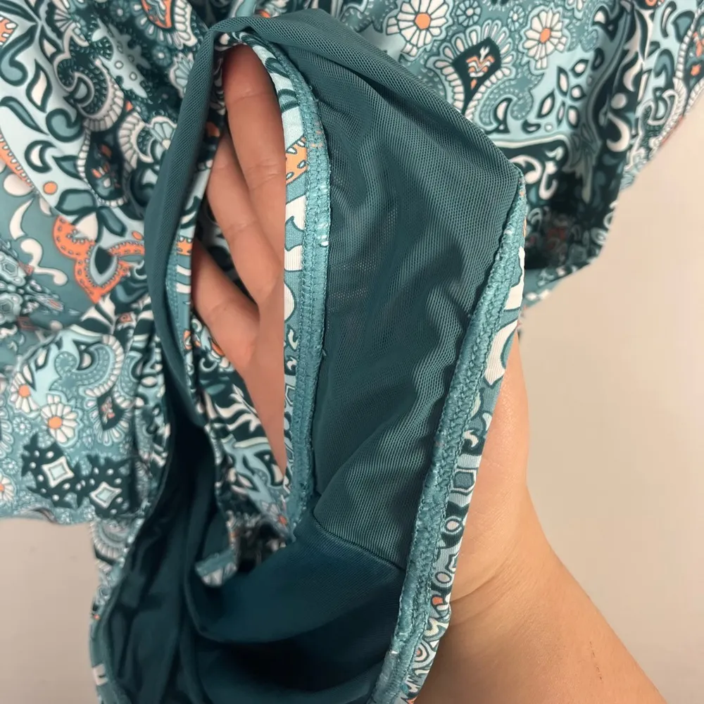 Jantzen Surplice Maillot One-Piece Swimsuit Blue Medallion and Skirt Size 24W - Image 4