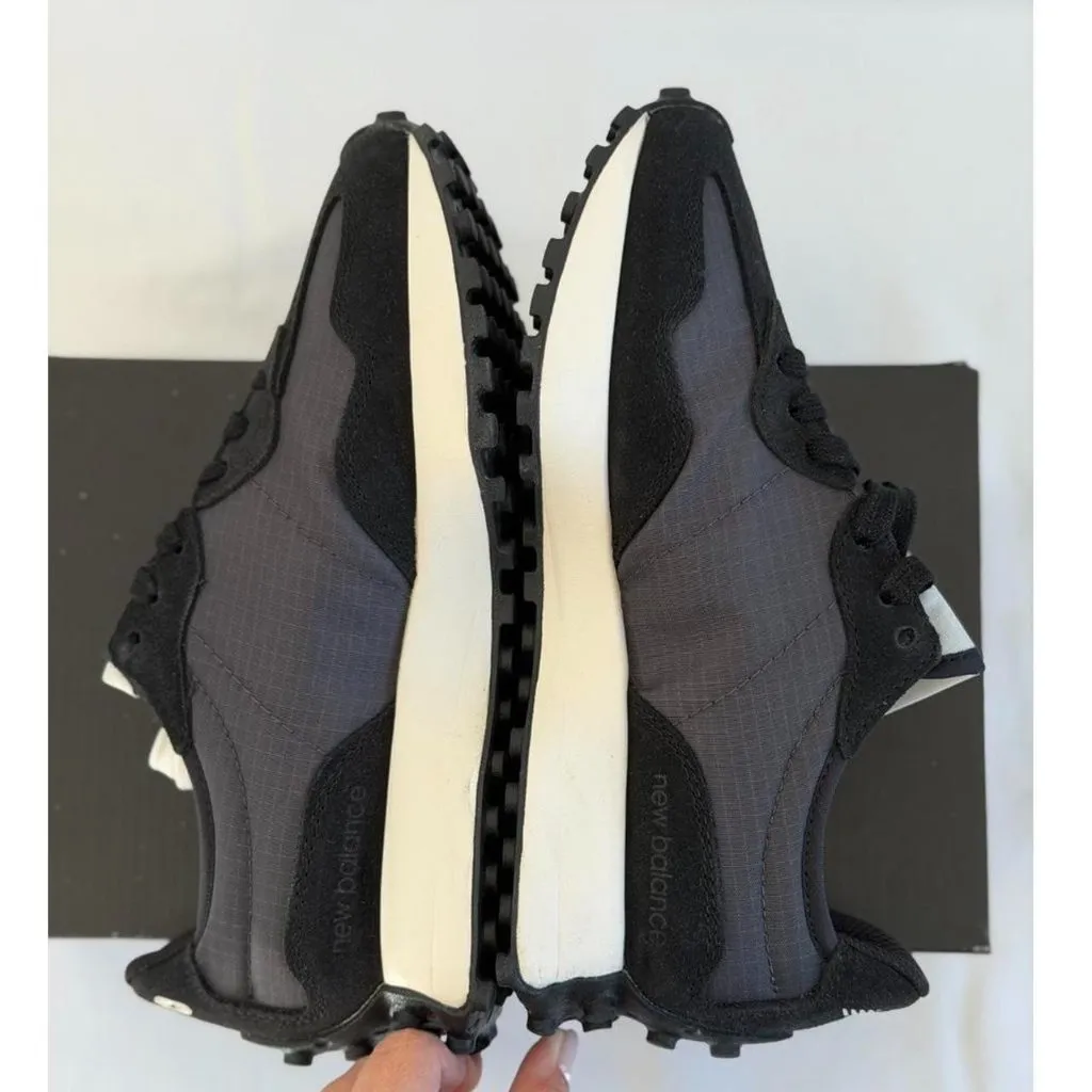 Figs New Balance 327 in Black, Size 7 - Image 10