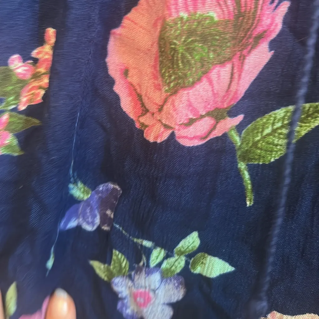 Old Navy  Navy Floral Blouse - Image 3
