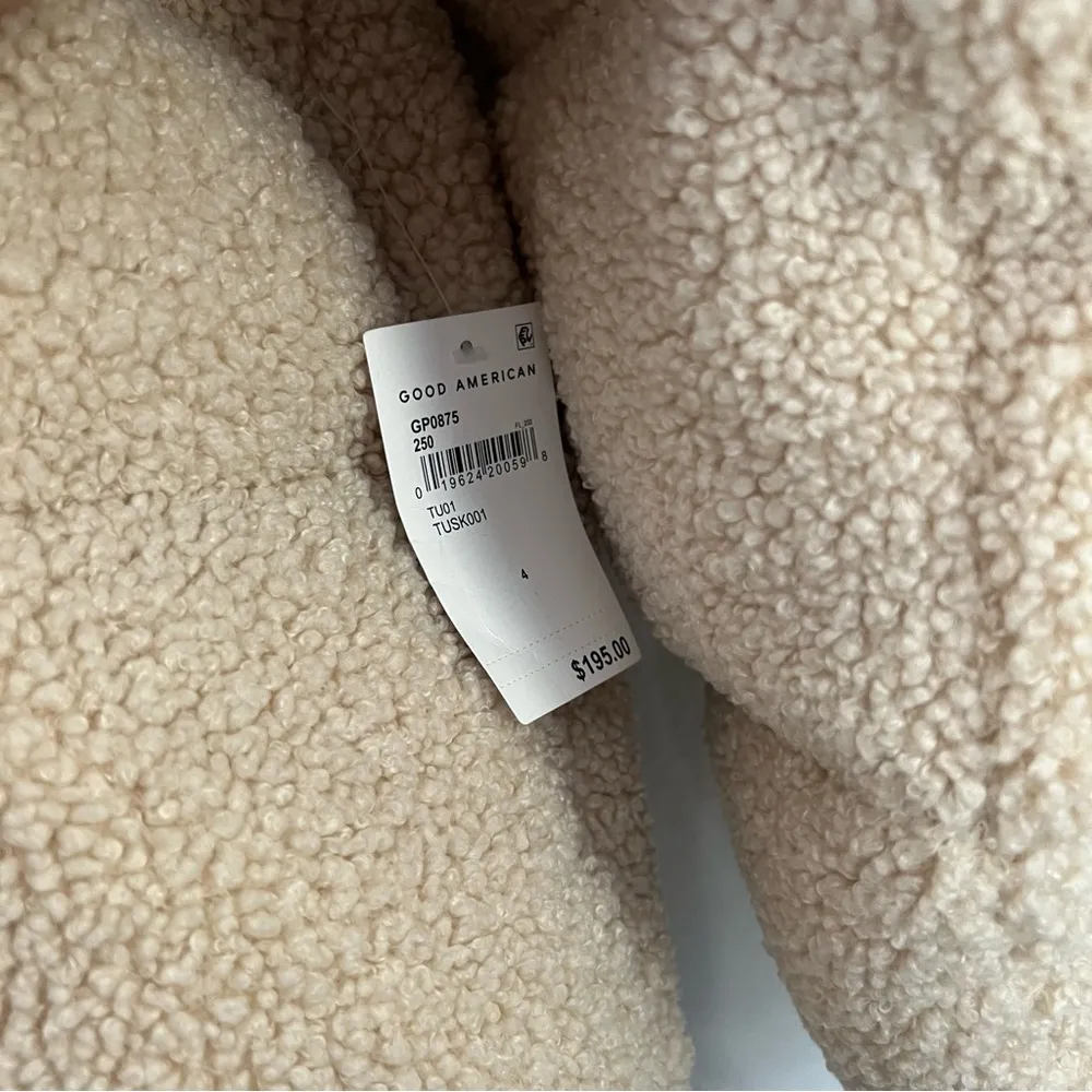 NWT Good American Faux Shearling Cocoon Puffer Jacket in 4 XL - Image 4