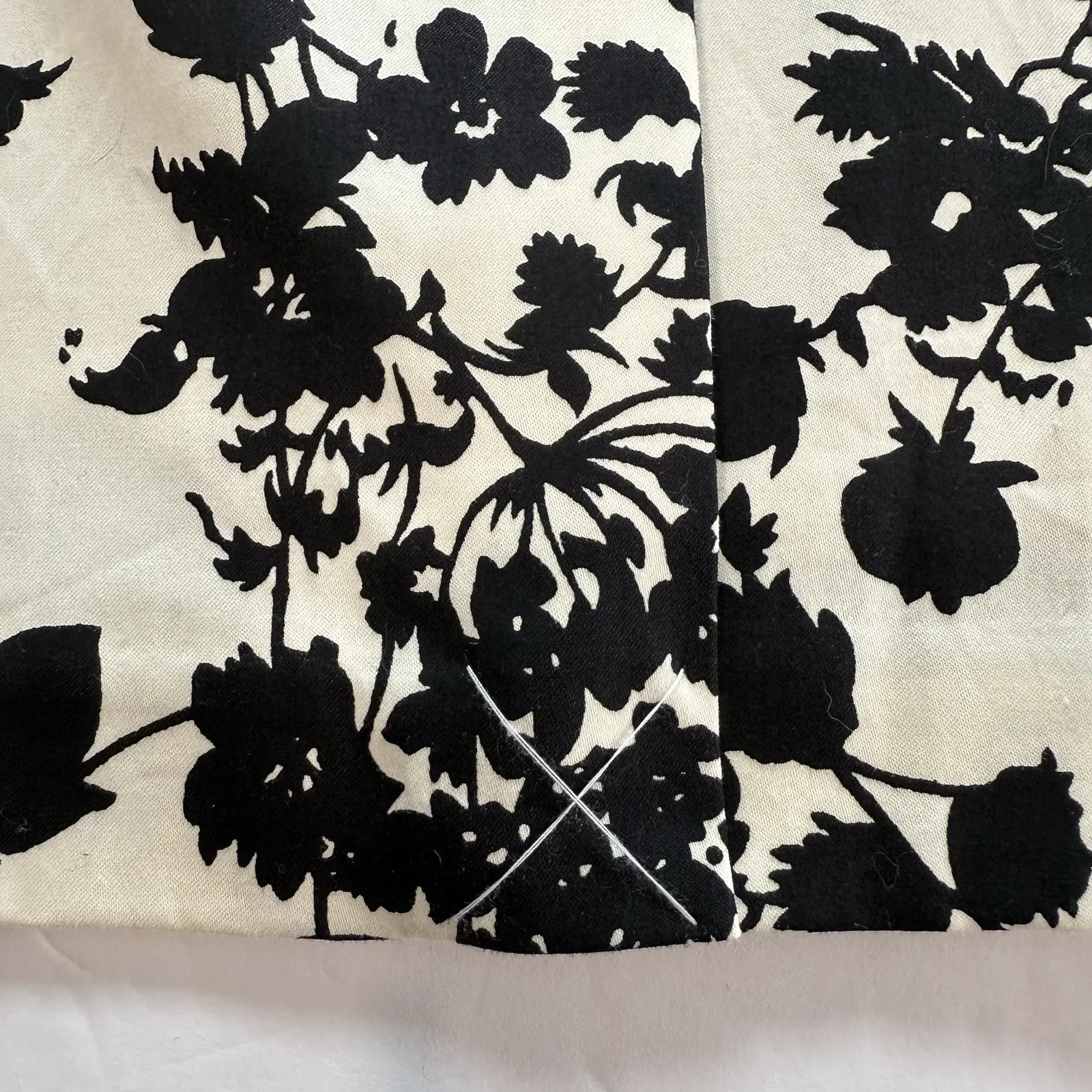 Talbots Black Ivory Floral Boat Neck Stretch Sheath‎ Dress Size 12 - Image 11