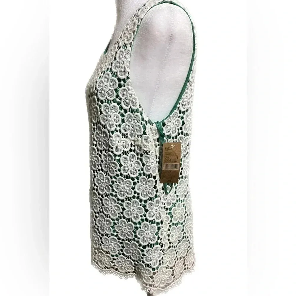 NWT Cremieux green and white crochet sleeveless top - Medium - Image 4