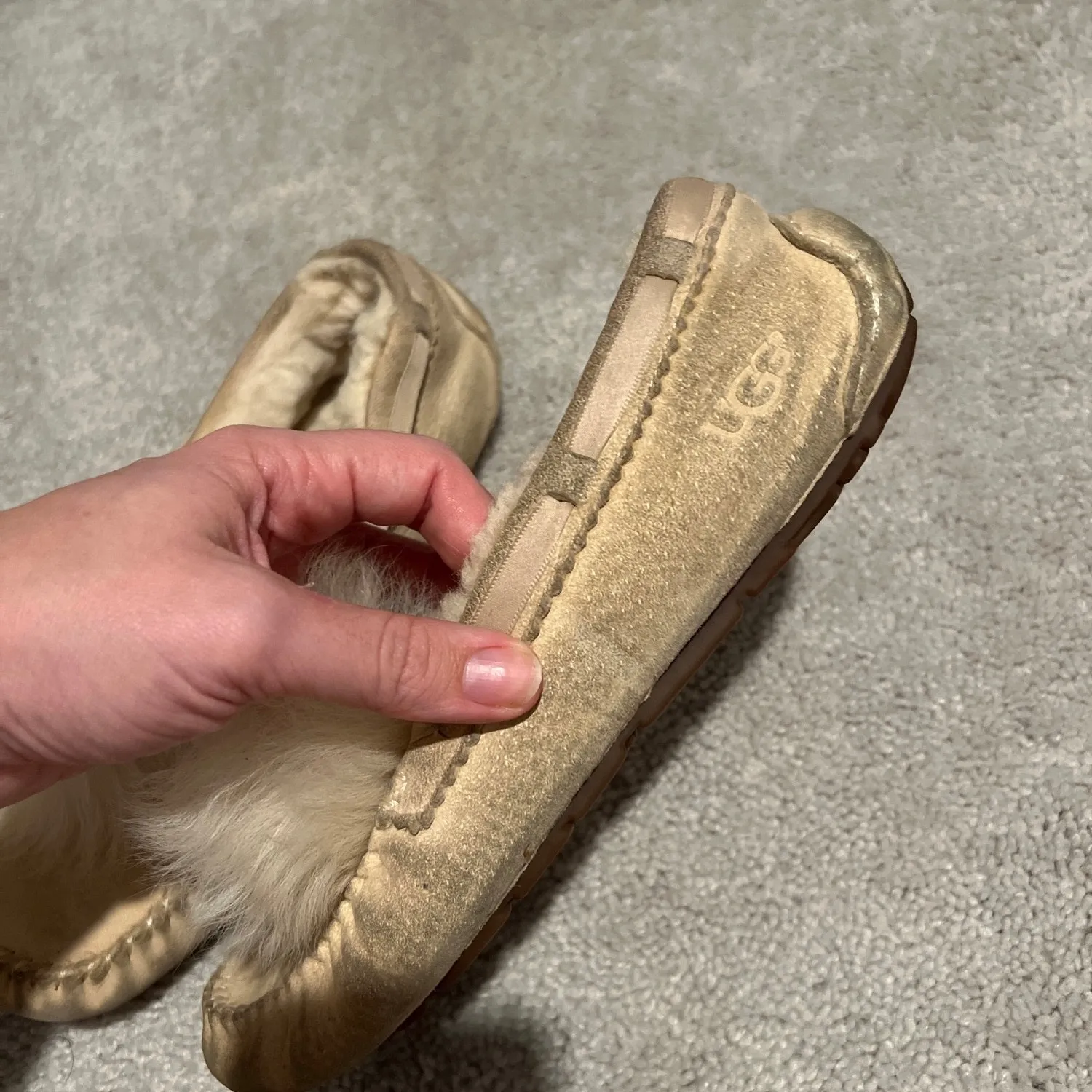 UGG Dakota Water Resistant Pom Pom Cream Moccasin Slipper Size 8 Retail $120 - Image 7