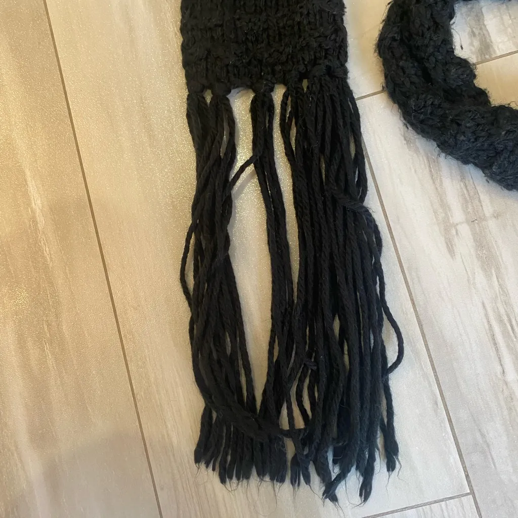 Jessica Simpson Acrylic Solid Black Knitted Long Scarf with Fringe - Image 3