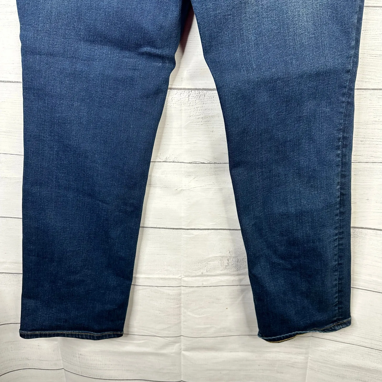 Lands End Womens size 8 Petite Mid Rise Straight Denim Jeans - Image 6