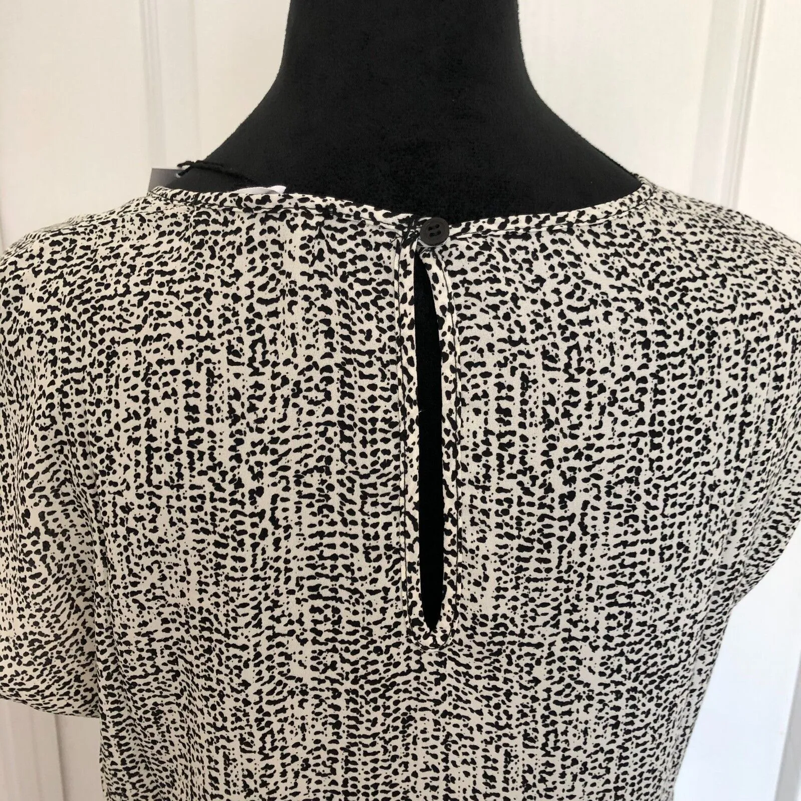 Three Eighty Two Womens Blouse XS Black White Round Neck Back Keyhole NWT - Image 6
