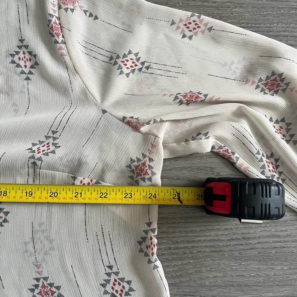 Torrid  Sheer Aztec Tunic Top Size 1X Cream 3/4 Sleeve V Neck Pleated - Image 10