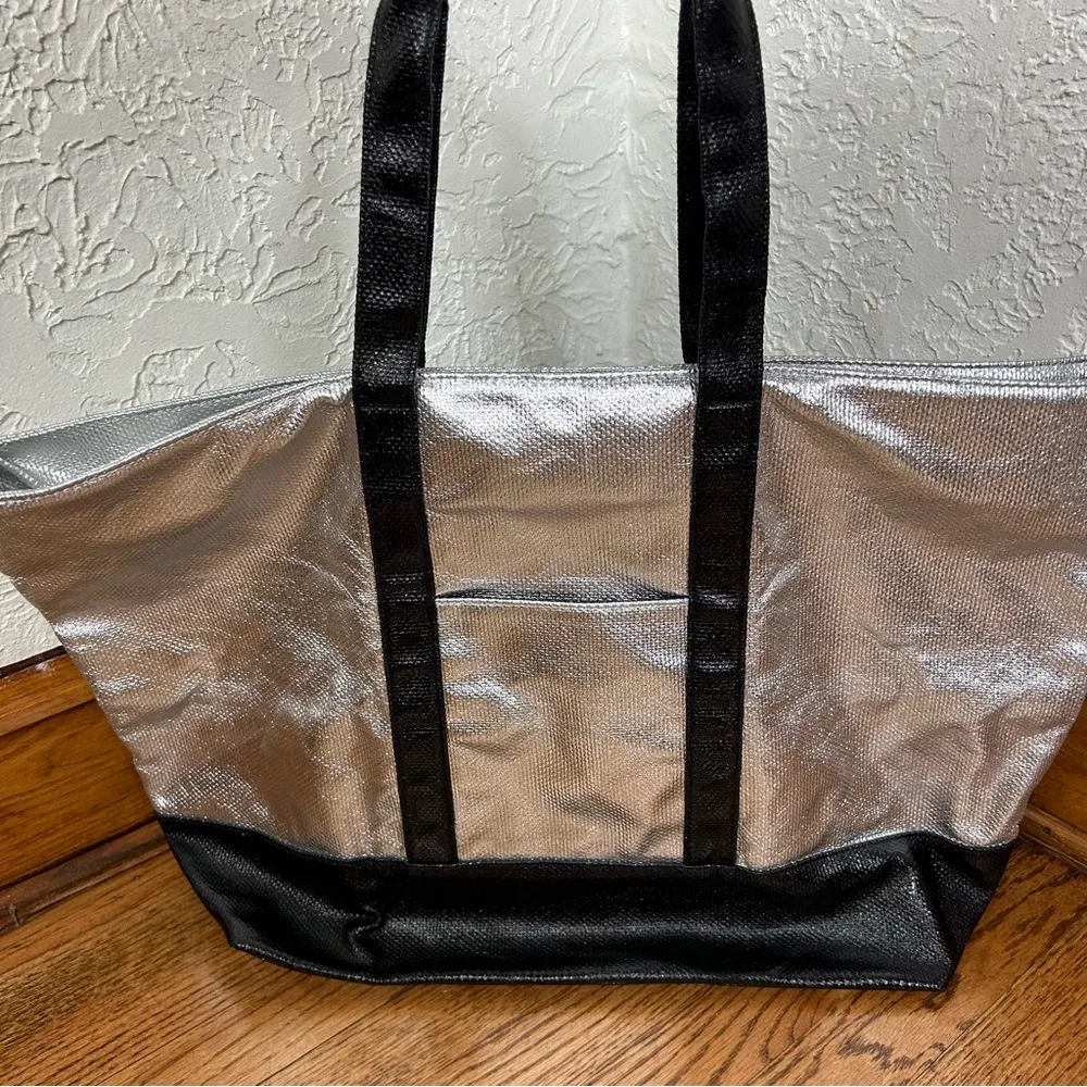 Victoria’s Secret | Limited Edition Metallic Silver Weekender 2017 NWOT Tote Bag - Image 10