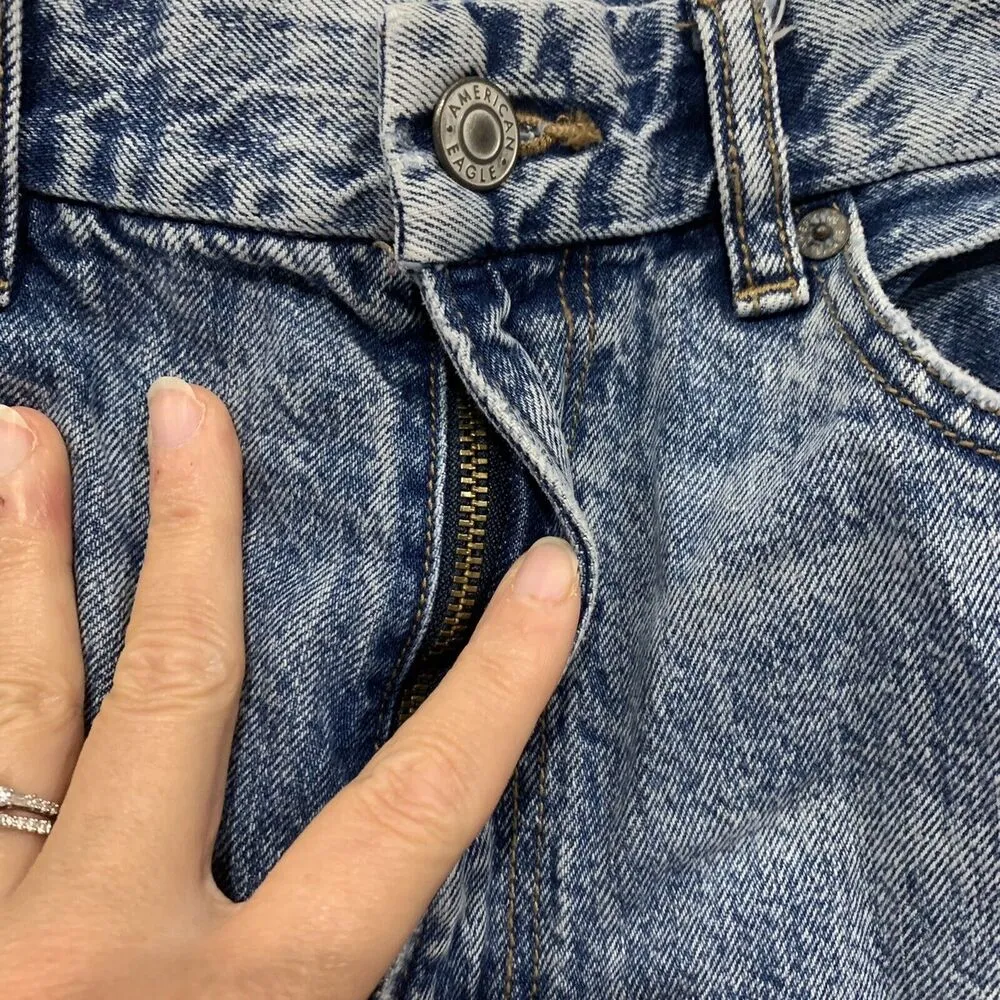 American Eagle Size 8 Curvy Mom Jeans High Rise Distressed Rips Torn Thrashed - Image 5