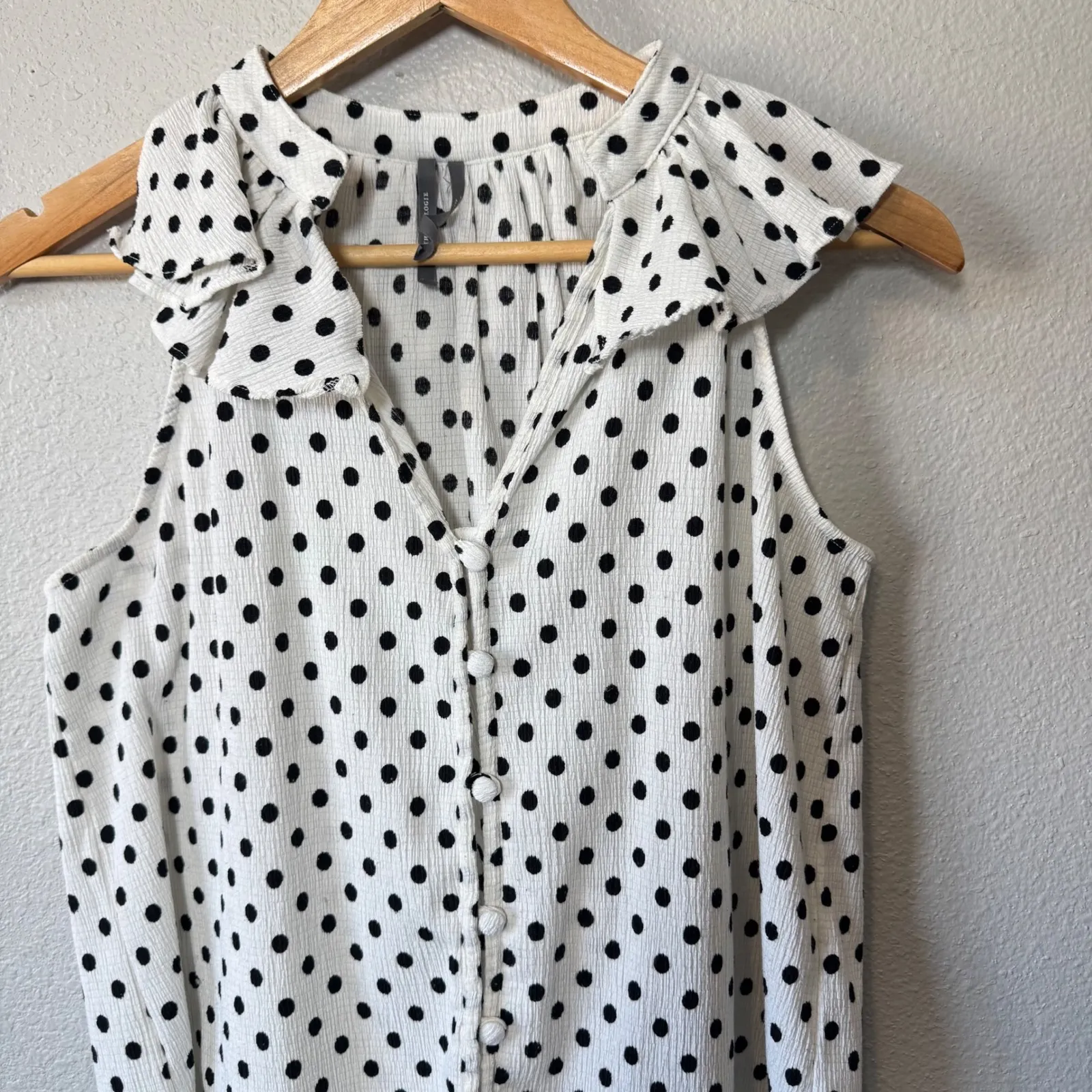 Anthropologie‎ Polka Dot Ruffle Neck Sleeveless Button Up Shirt M White Black - Image 8