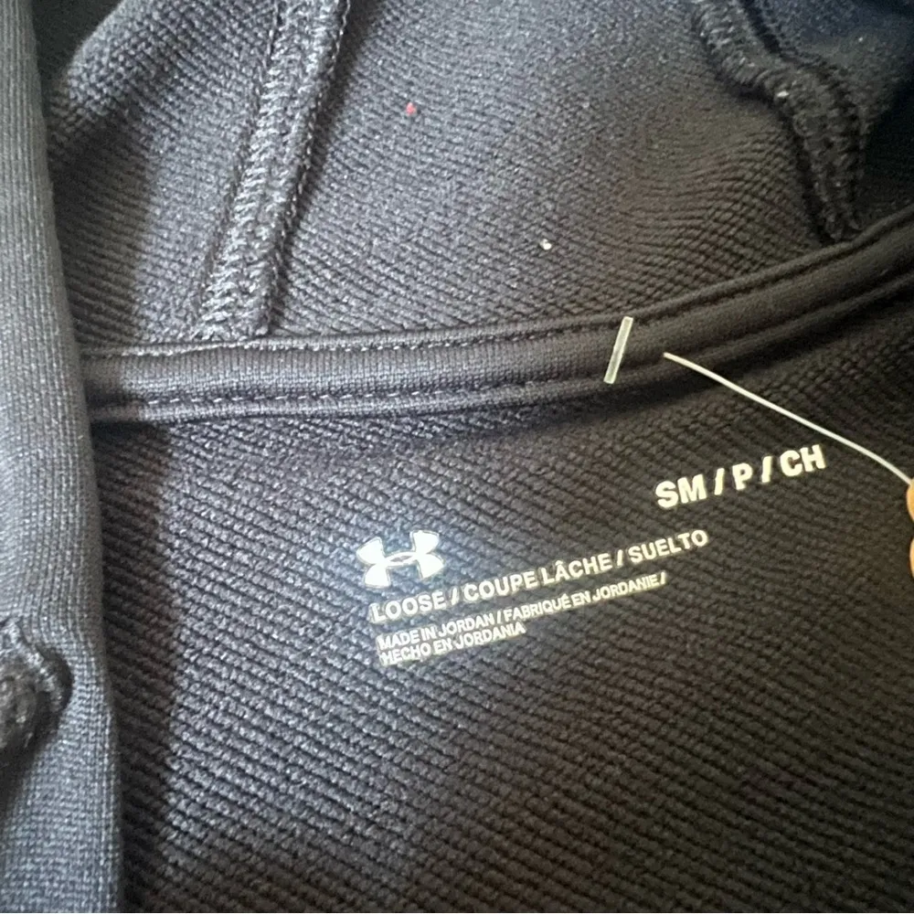 Under armour hooded quarter zip sweatshirt size women’s small - Image 4