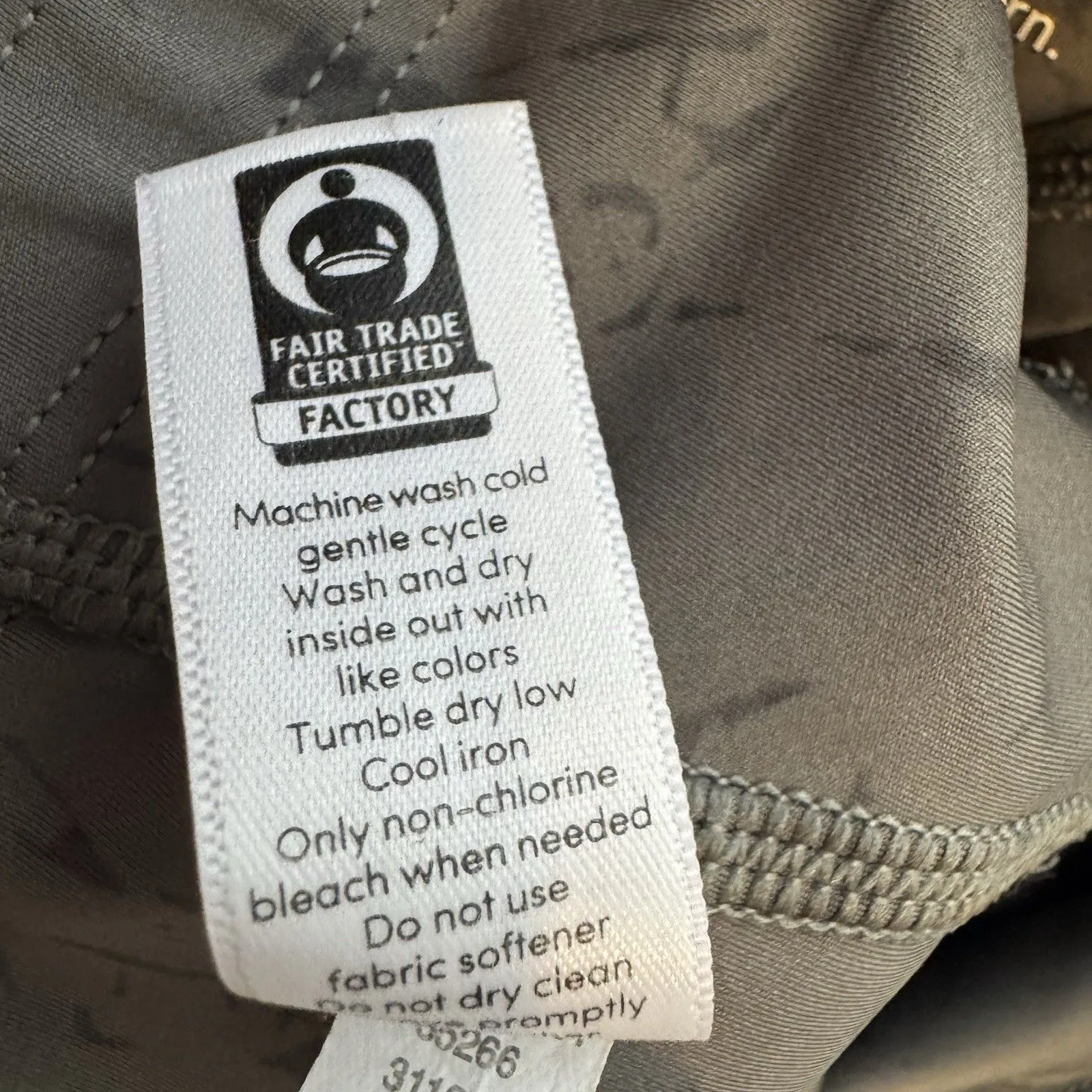 Athleta Velocity Stash Pocket 7/8 Tights XL Marble Gray Athleisure Workout Gym - Image 8