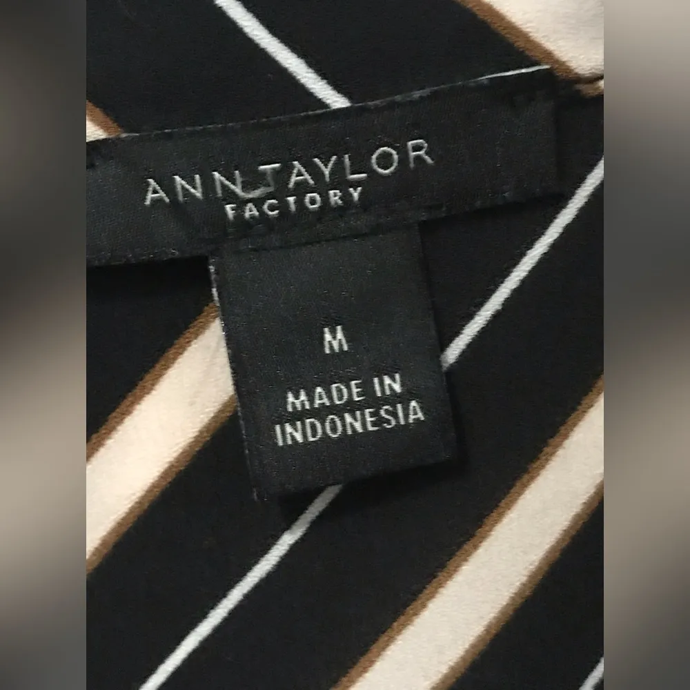 Ann Taylor Blouse Button  Black Cream Stripes Long Sleeve sheer flowy, size M - Image 7