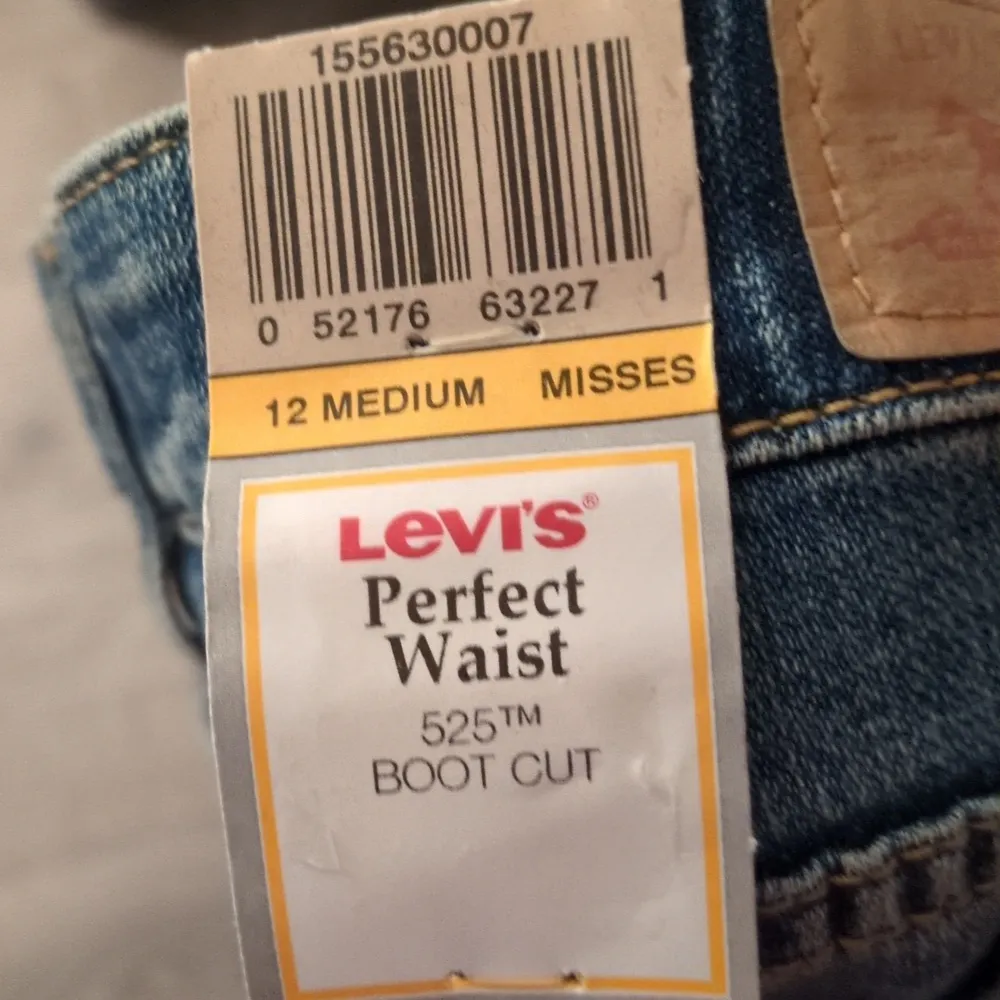 Levi's 525 Bootcut The Perfect Waist Jeans Size 12M Misses - Image 10