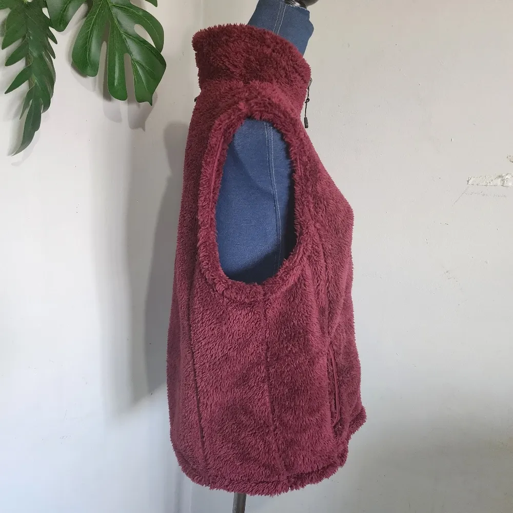 Laura Scott Reversible Faux Fur / Fleece Burgundy Vest - Image 4