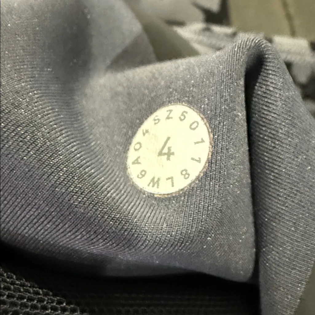 Lululemon Athletica In Movement Crop Everlux 19” Gray Patterned - Image 9