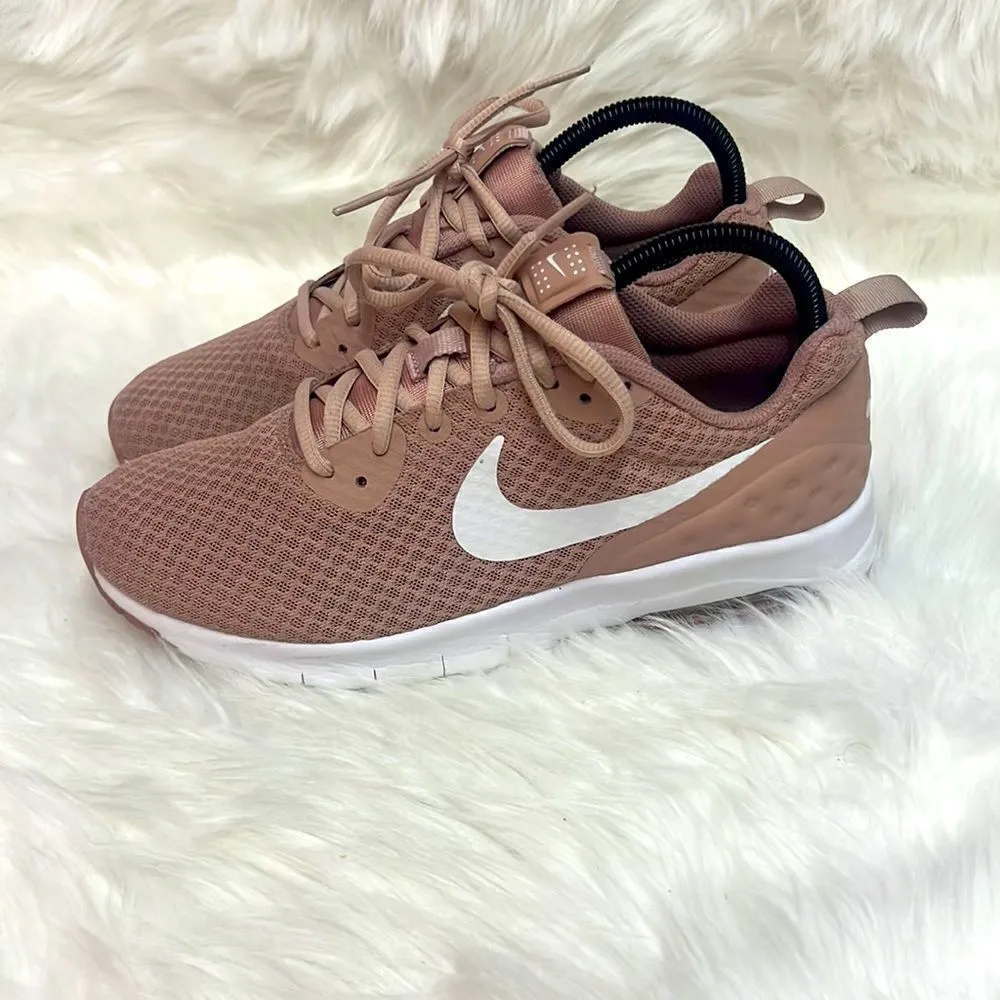 Women's Nike Air Max Motion Low Sneakers Bin 11 - Image 2