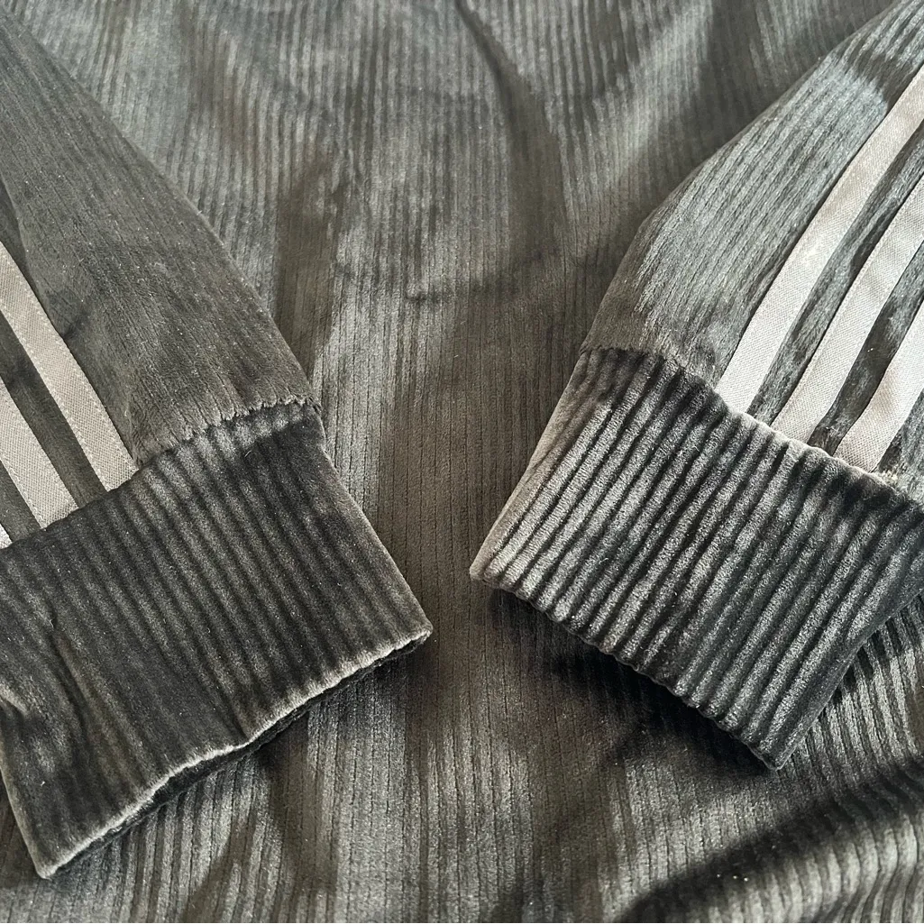 🔥ADIDAS Women LS Trefoil Black Velvet Crew Sweatershirts Original SIZE 1X NWT - Image 9