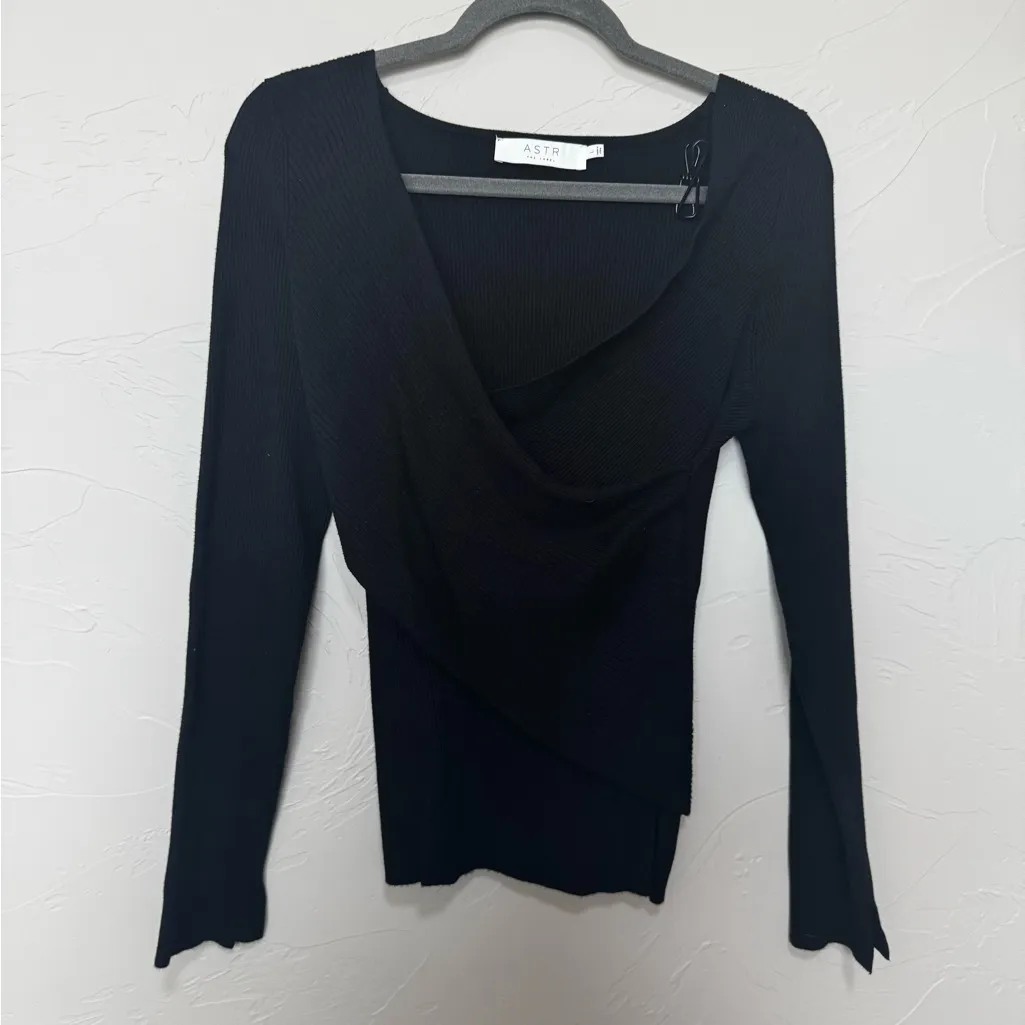 ASTR THE LABEL Black Ribbed V-Neck Sweater - Image 2