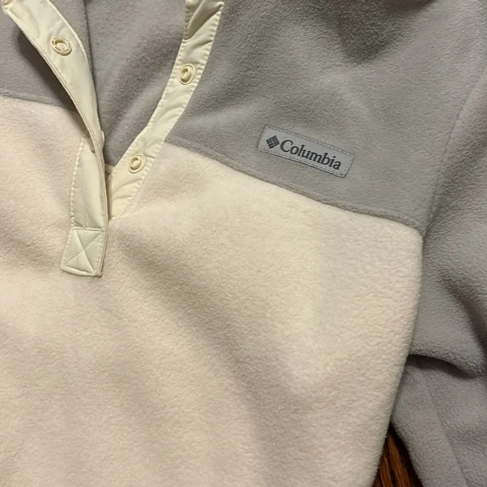 Columbia Fleece Gray Cream Colorblock Quarter Crewneck - Image 3