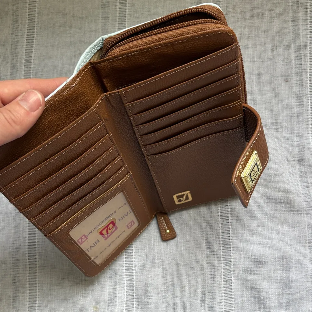 Stone Mountain  NWOT Egg Shell Blue Pebbled Wallet - Image 13