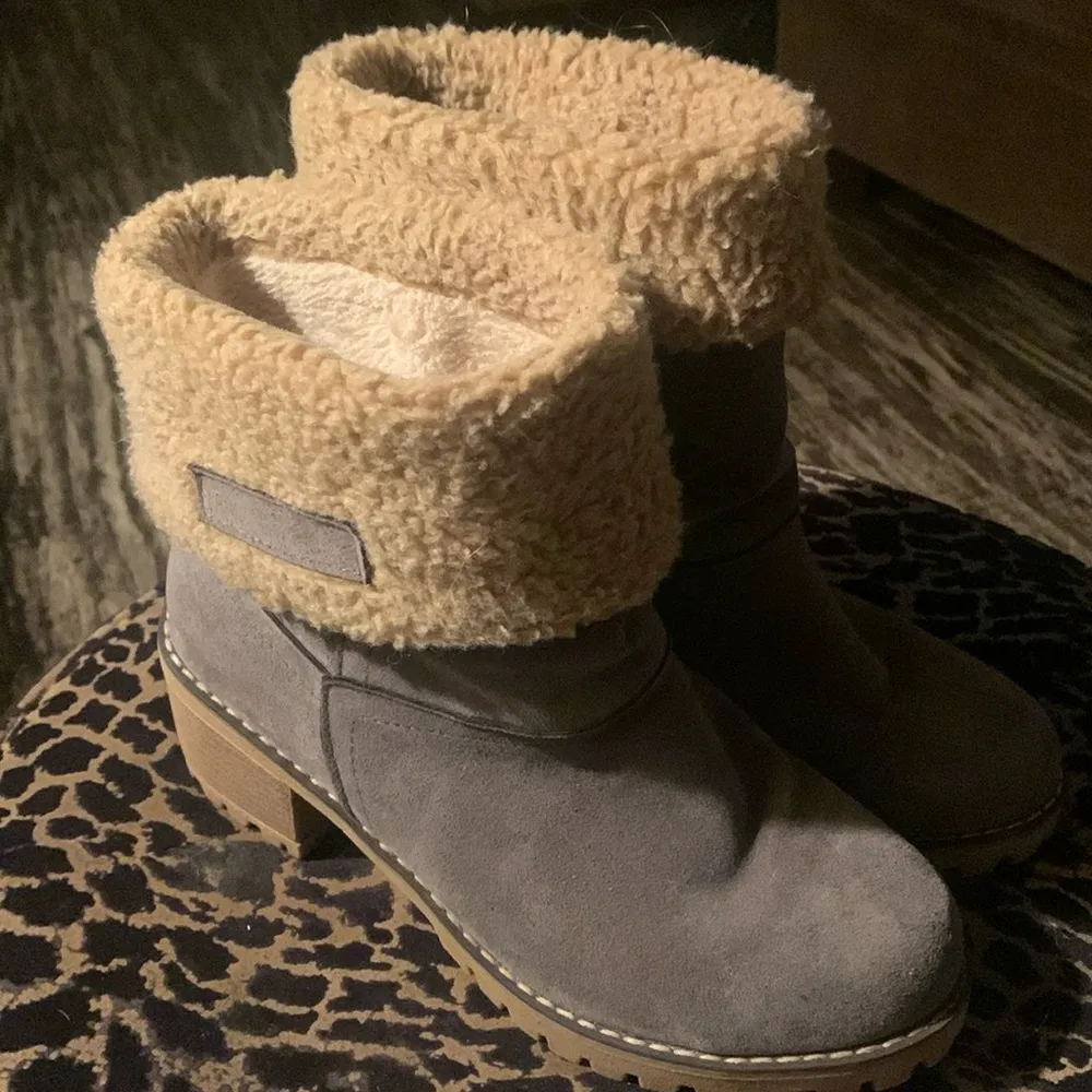 Grey winter short boots. Faux shearling fur. Size 7 Gray - Image 2