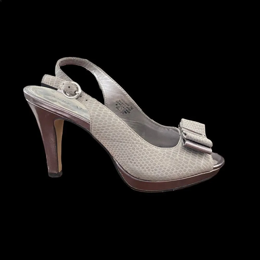 Anne Klein size 7 heels- silver - Image 3