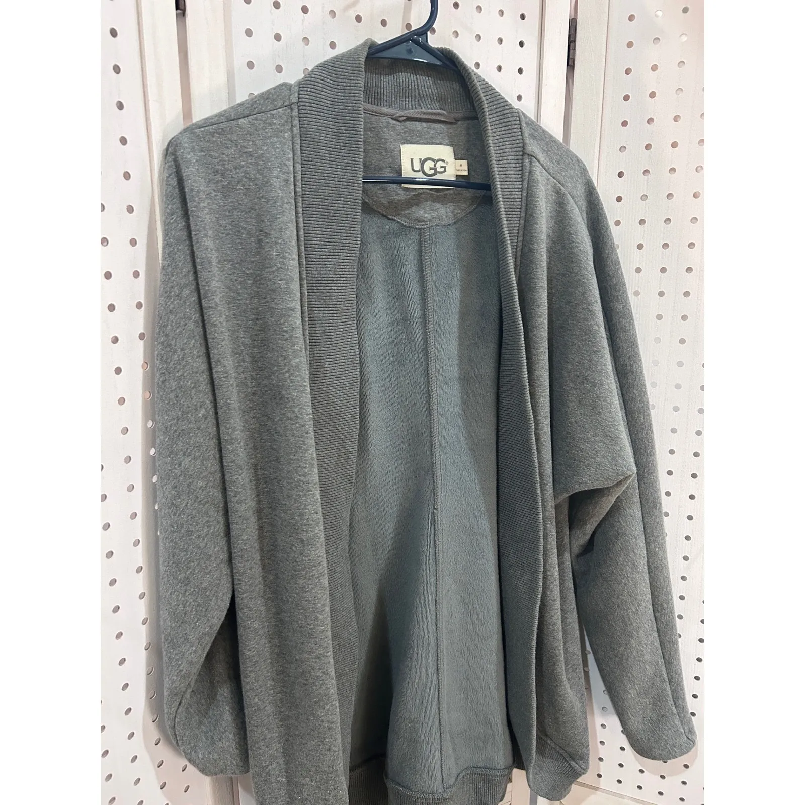 UGG Gray Knit Shawl Collar Cardigan Sweatshirt Sweater Women's Medium Relaxed - Image 2