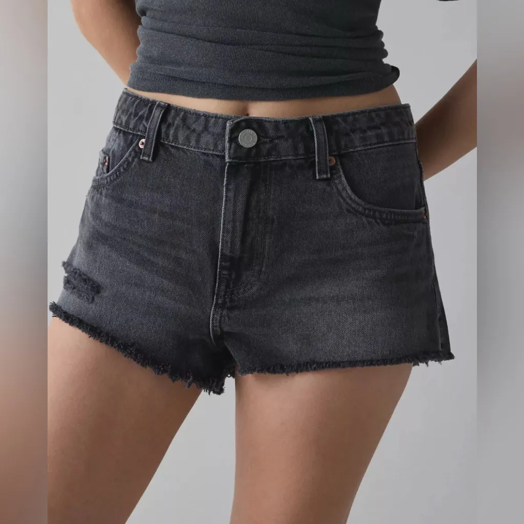 BDG Georgie Denim Cutoff Short size 28 - Image 9