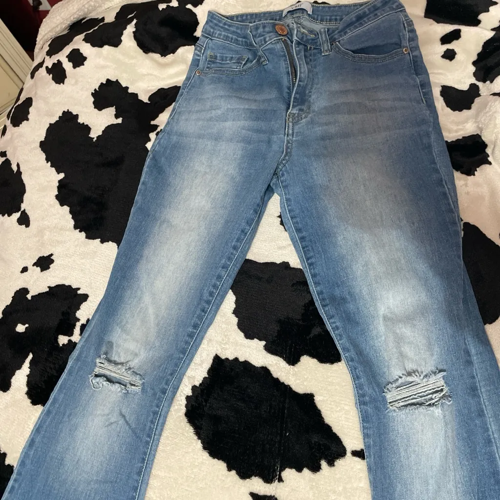 Stylish Blue Flare Women's Jeans - Image 2