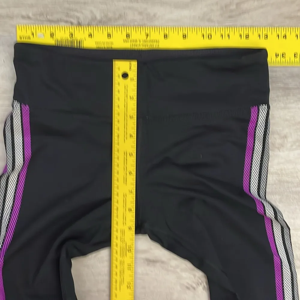 Black with Pink & White Stripes Capri Leggings Size Small - Image 14