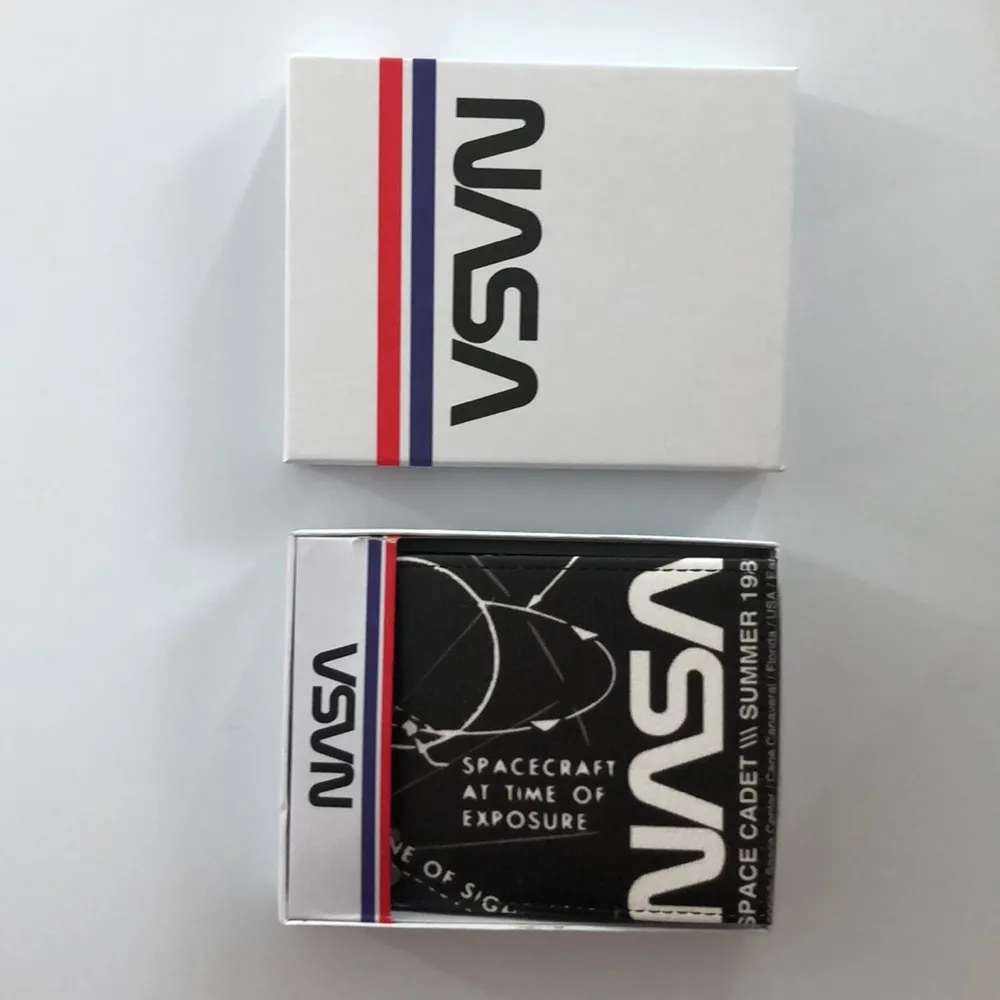 NASA nwt Men's Bifold Space Cadet Wallet - Image 2