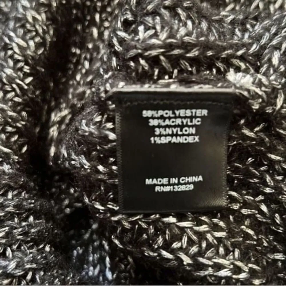 NBD Mundaka Distressed
Oversized Black Metallic
Sweater(Size Small) - Image 6