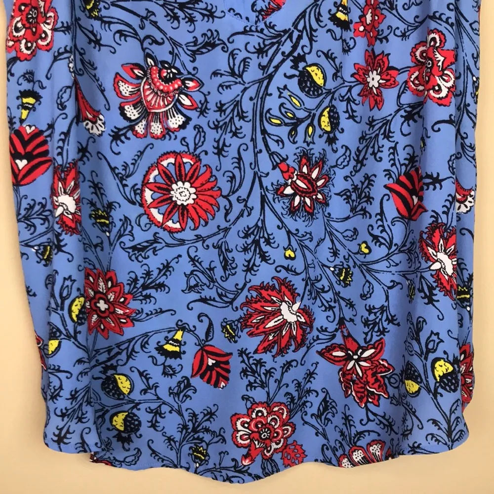 NWT LOFT Women’s Floral Print Split Neck Button Front Ruffle Trim Tank Blouse - Image 4