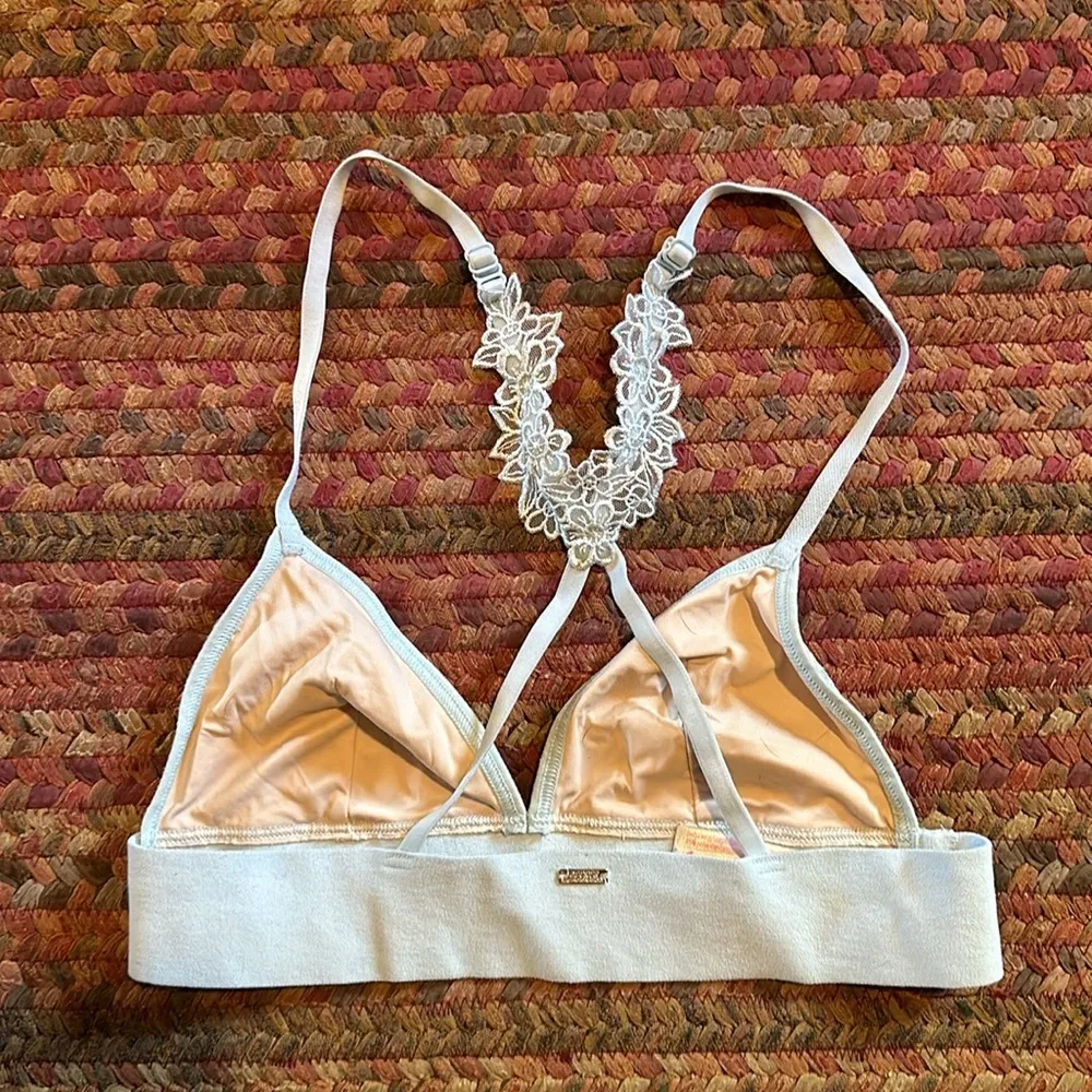 VICTORIAS SECRET LIGHT BLUE LACE DETAIL CRISSCROSS BRALETTE - Image 3