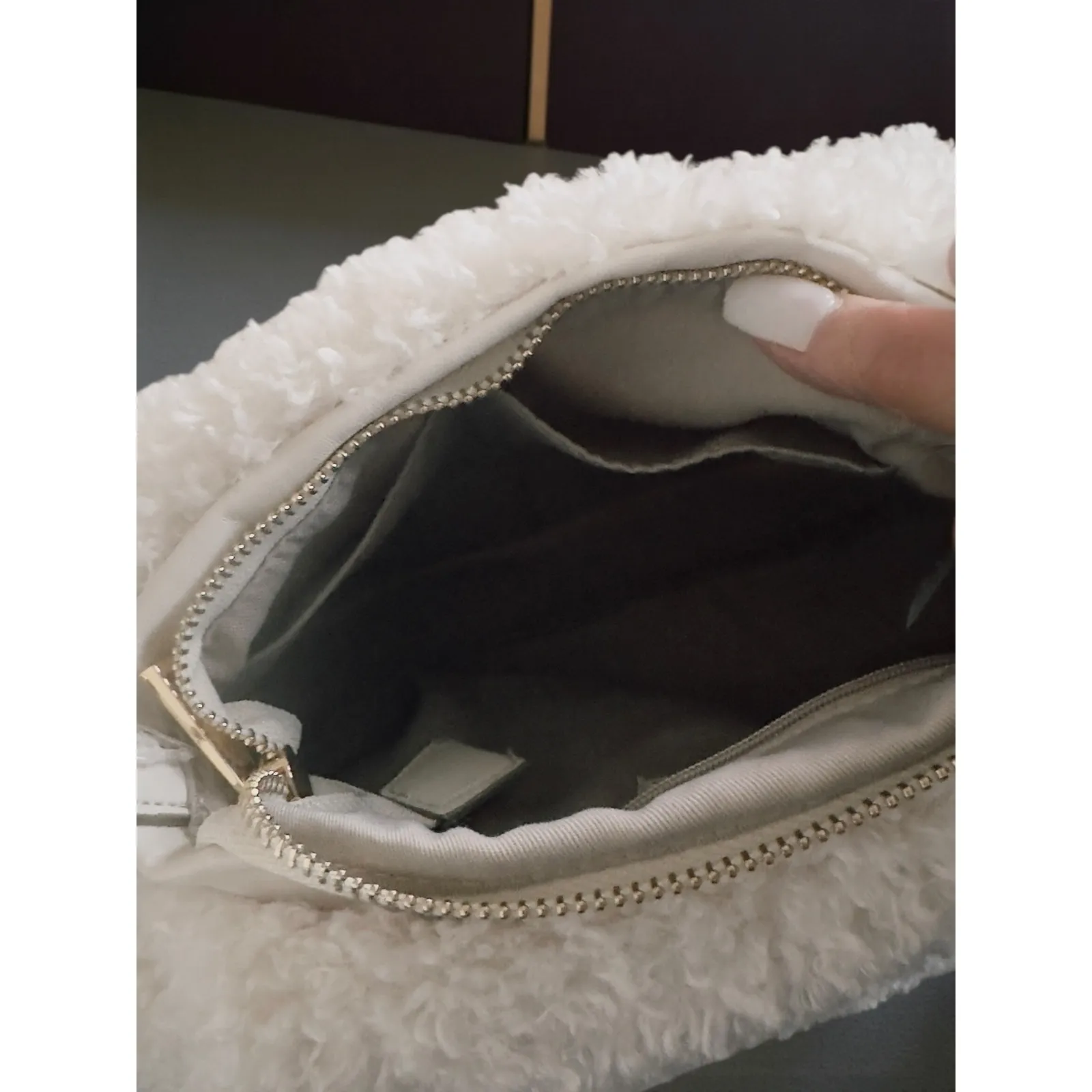 A New Day Fuzzy Sherpa Clutch Crossbody Purse Ivory Gold Chain - Image 5