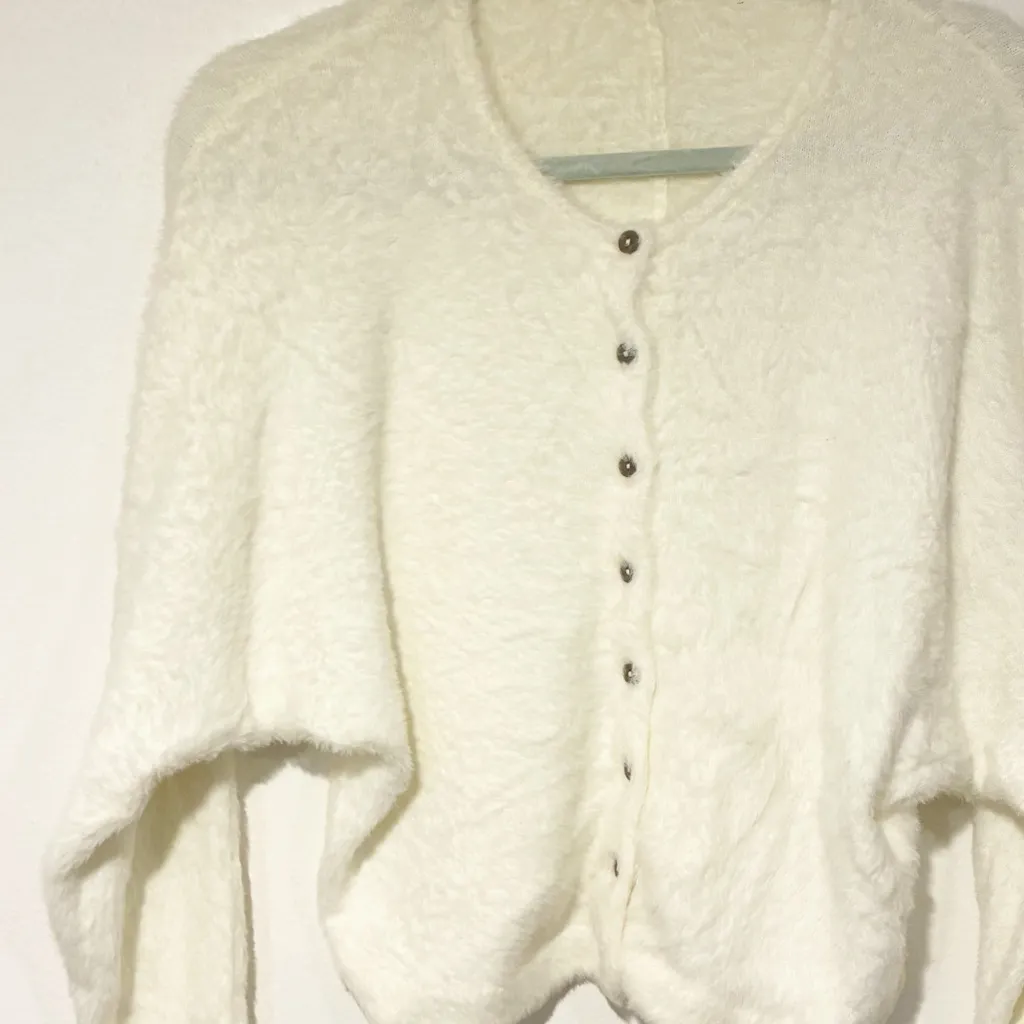 Free People FP One Sela Cardi White Fluffy Eyelash Sweater Cardigan Size Small - Image 3