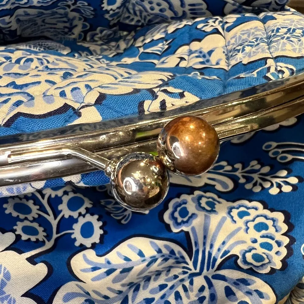 Vera Bradley Blue and White Floral Handbag - Image 9