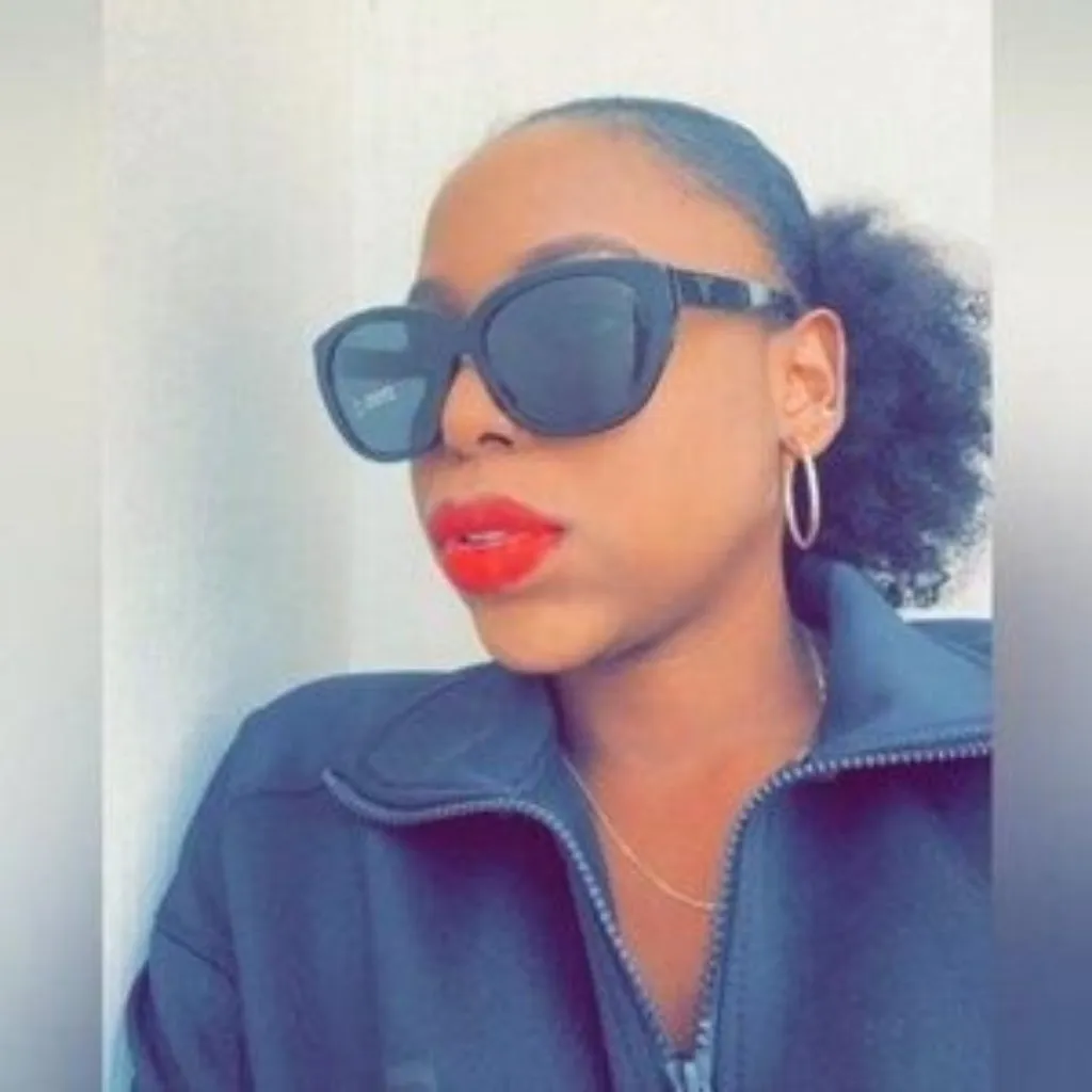 💯- New Authentic PRADA  Acetate Sunglasses SPR 16X-F Black - Image 13