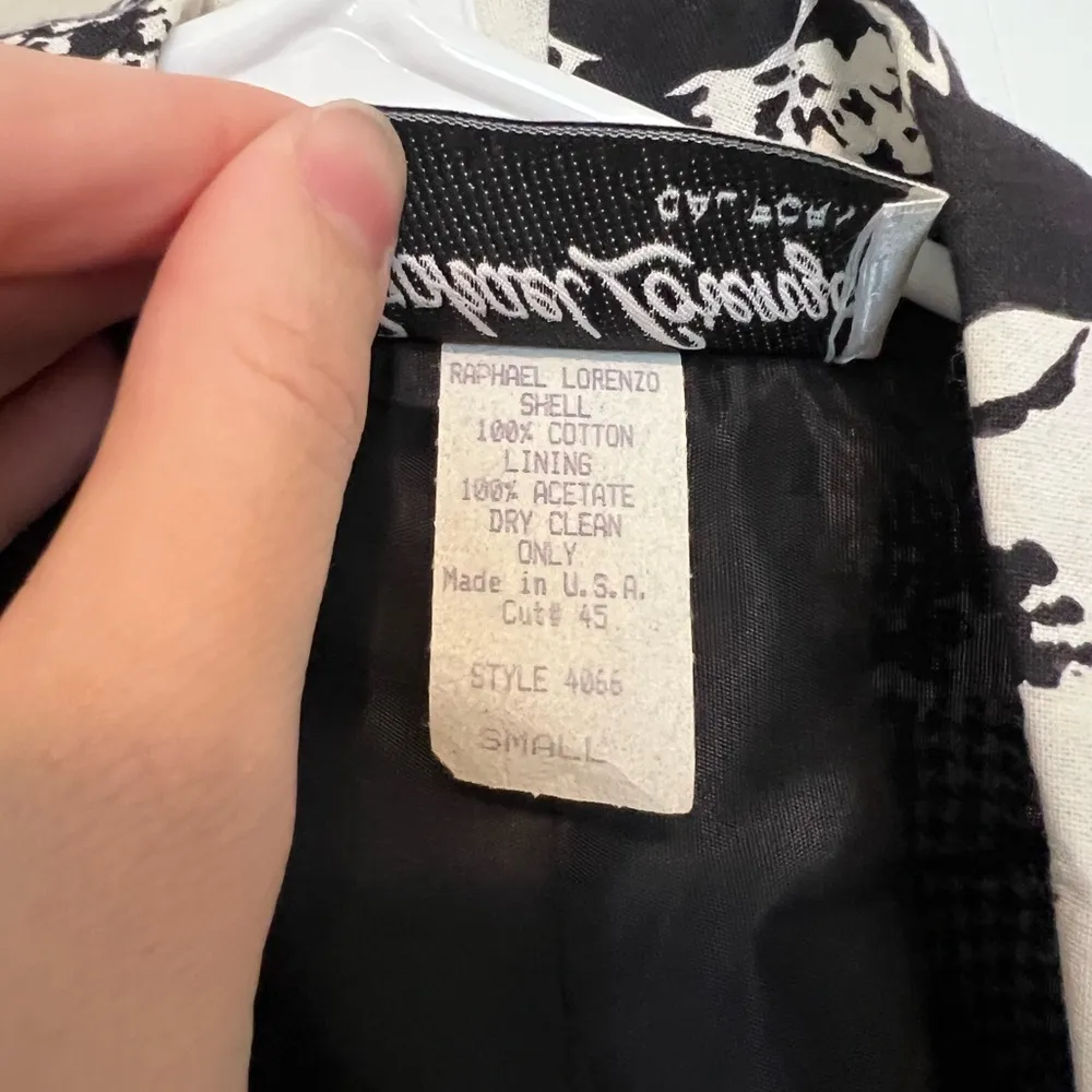 Vintage Black and White Floral Blazer with Open Front - Image 3