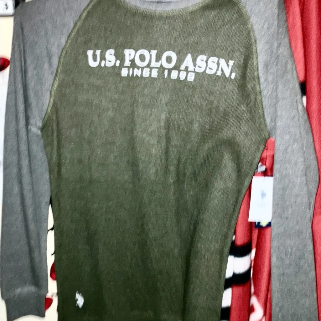 Aeropostale Pink V-Neck Sweater with Gold Buttonsbundle of clothes … - Image 12