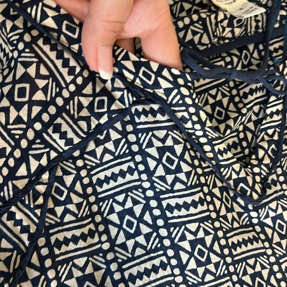 John Robshaw x Lucky Brand batik top, geometric pattern blue and white, sz M Size M - Image 6